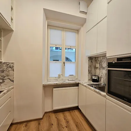 Daire Relaxed Escape In The Old Town - App Sviti Tour As