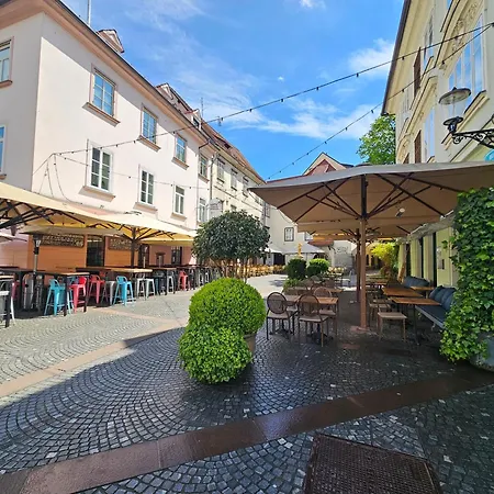 Daire Relaxed Escape In The Old Town - App Sviti Tour As