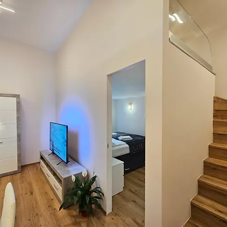 아파트 Relaxed Escape In The Old Town - App Sviti Tour As *