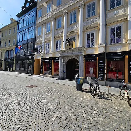 Relaxed Escape In The Old Town - App Sviti Tour As Laibach